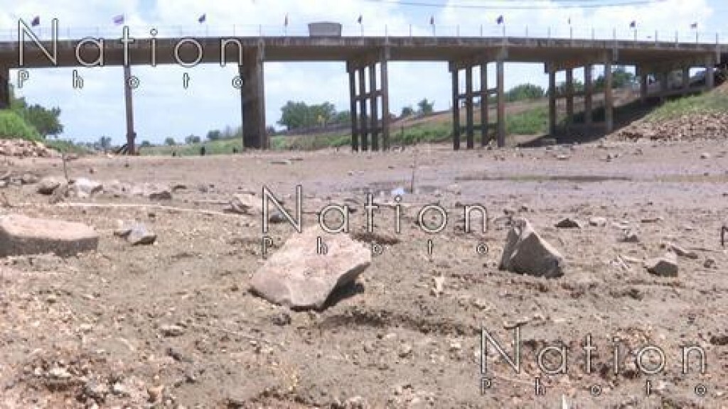 น้ำประปาลพบุรีไม่ไหลติดต่อกัน 3 วัน หลังคลองชัยนาท-ป่าสัก"แห้ง"