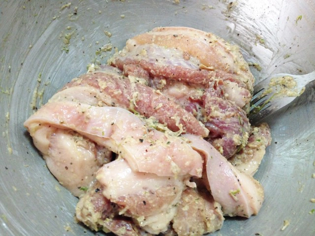 Cooking is fun : หมูสามชั้นทอดกระเทียมพริกไทย