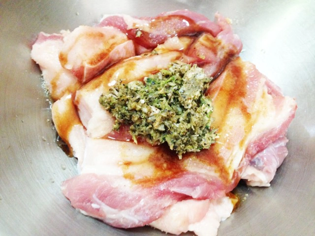 Cooking is fun : หมูสามชั้นทอดกระเทียมพริกไทย