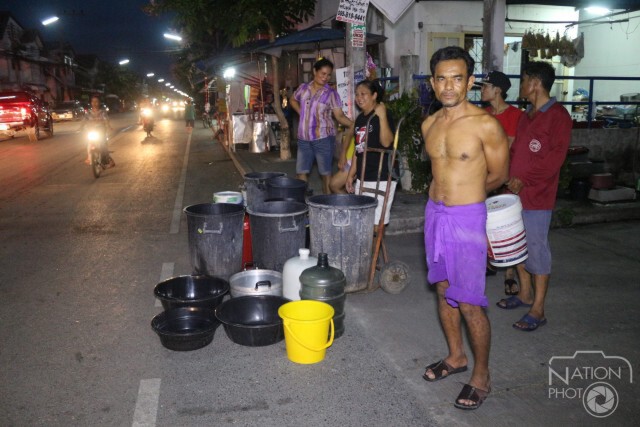 เทศบาล-ทหารนำรถออกแจกน้ำม.กรีนการ์เด้นโฮม ธัญบุรี