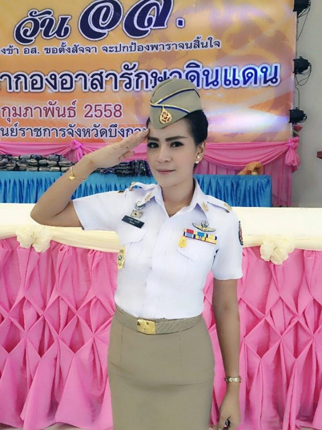 ปลัดสาวสวย"ชุดลายพราง" ขอโทษโพสต์ภาพไม่เหมาะสม