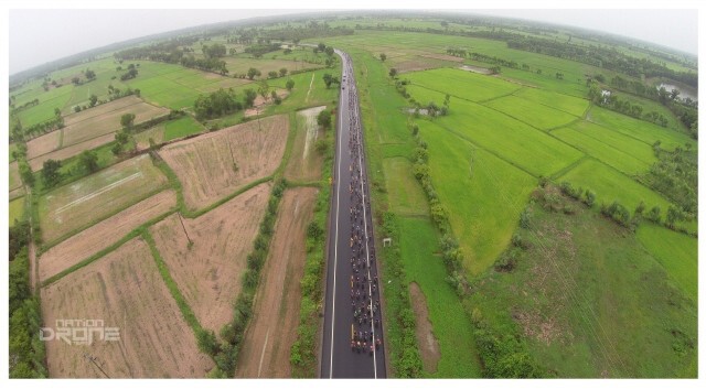 คลิปภาพมุมสูง "เนชั่นไบค์ ไทยแลนด์ 2015" ท่องอารยธรรม ชมทุ่งกุลาข้าวหอมมะลิ@ร้อยเอ็ด