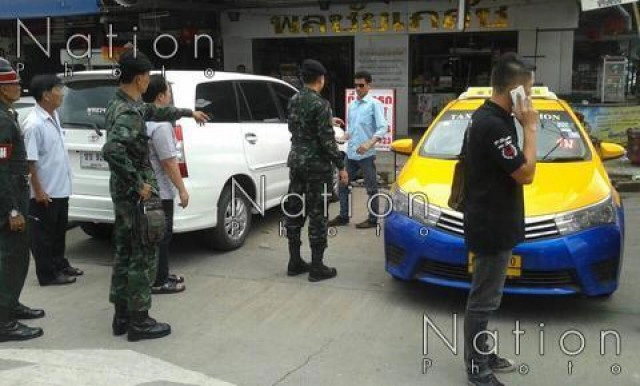 ทหารรื้อถอนป้าย"มาเฟียแท็กซี่"ยึดพื้นที่จอดบขส.ขอนแก่น