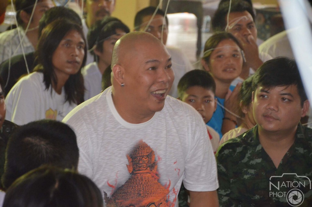 "โหน่ง ชะชะช่า" แถลงข่าววันนี้ เคลียร์ปมอ้างเป็นลูก "โหน่ง ชะชะช่า" แถลงข่าววันนี้ เคลียร์ปมอ้างเป็นลูก