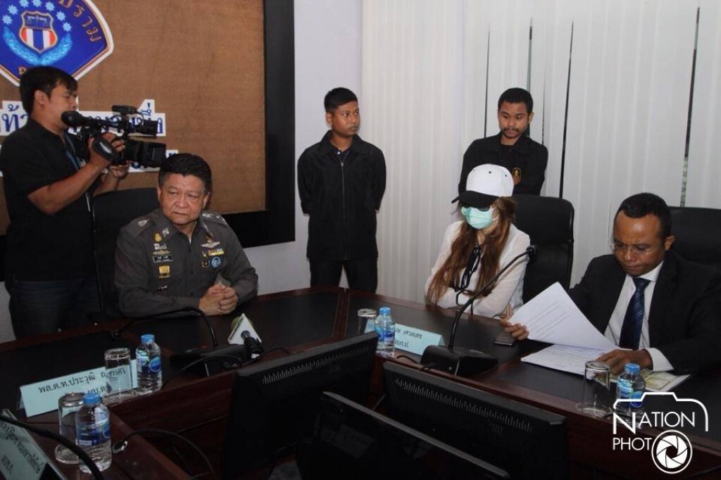 พริตตี้ "คดีชูวงษ์" ให้ปากคำตร.กองปราบ พริตตี้ "คดีชูวงษ์" ให้ปากคำตร.กองปราบ