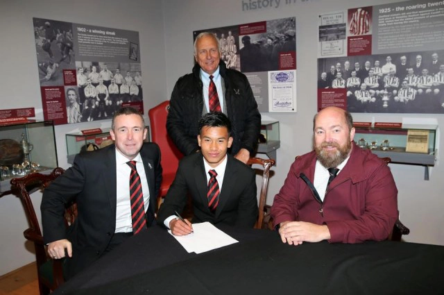 เชฟฟิลด์ ยูไนเต็ด เซ็น "แข้งเด็กกะเหรี่ยง"