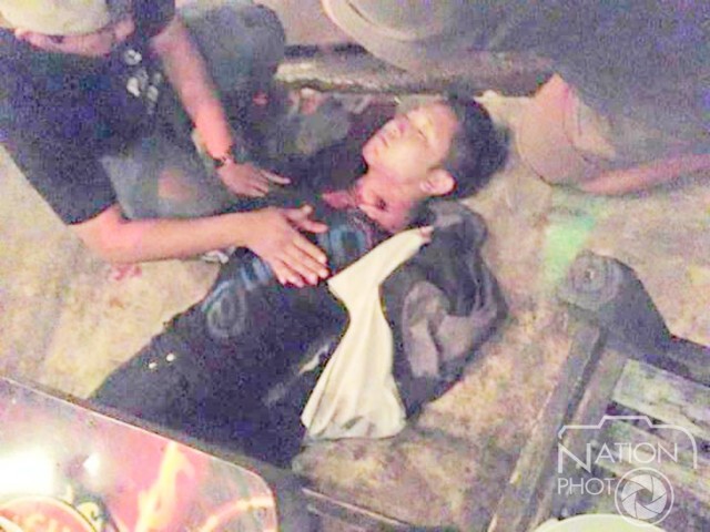 รวบวัยรุ่นอายุ 17 ปี ก่อเหตุ ยิงอริในร้านเหล้าปางตาย