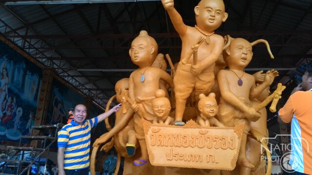 นครราชสีมา-ช่างเทียนเร่งแกะสลักต้นเทียนพรรษา เน้นอนุรักษ์วิถีชีวิต
