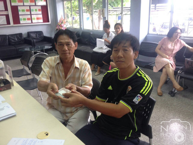 พ่อค้าน้ำหวานใจงาม เก็บเงินเกือบแสนคืนเจ้าของ