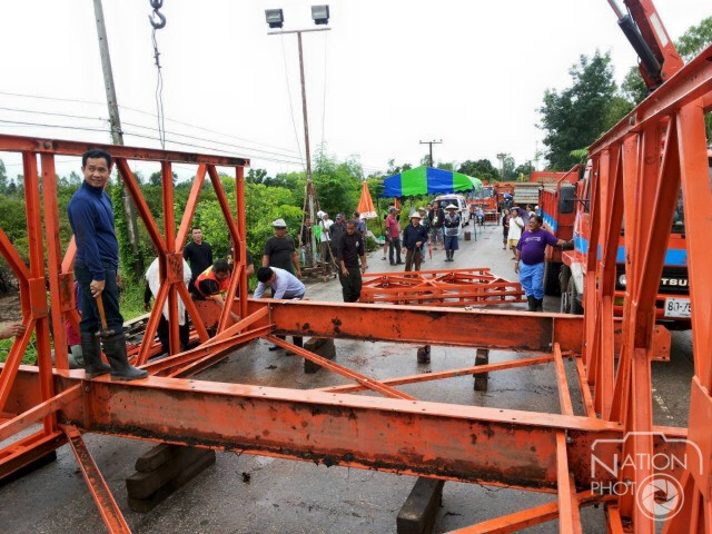 ผวจ.นครพนม สั่งเร่งสร้างสะพานแบริ่งช่วยชาวบ้านถนนขาด