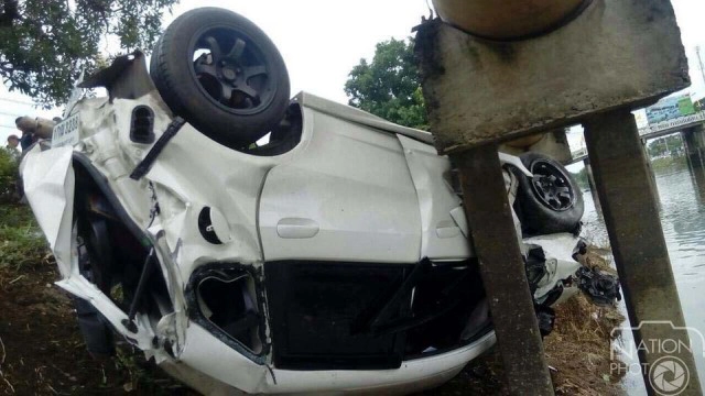 ลูกชายโหน่งชะชะช่าซิ่งรถตีลังกาชนท่อปะปาบาดเจ็บ