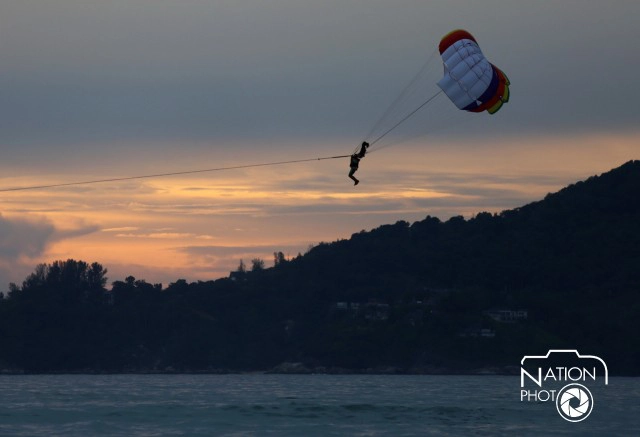 "พาราเซลลิ่ง" สนุก หวาดเสียว ตื่นเต้น