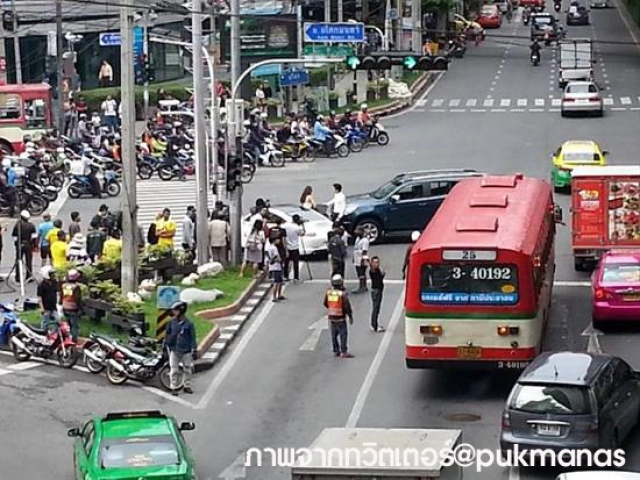 ถ่ายทำละคร "แยกอโศก" ทำรถติดหนักเที่ยงวันนี้