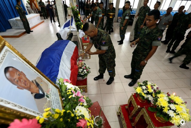 พลีชีพ...