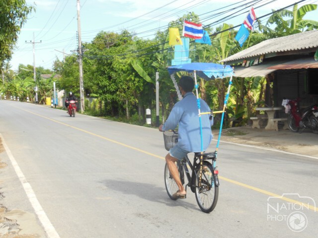 พ่อเฒ่าอ่างทองประดิษฐ์หลังคารถจักรยาน เตรียมพร้อมปั่นเพื่อแม่