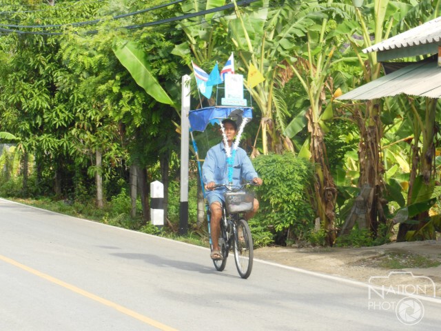 พ่อเฒ่าอ่างทองประดิษฐ์หลังคารถจักรยาน เตรียมพร้อมปั่นเพื่อแม่