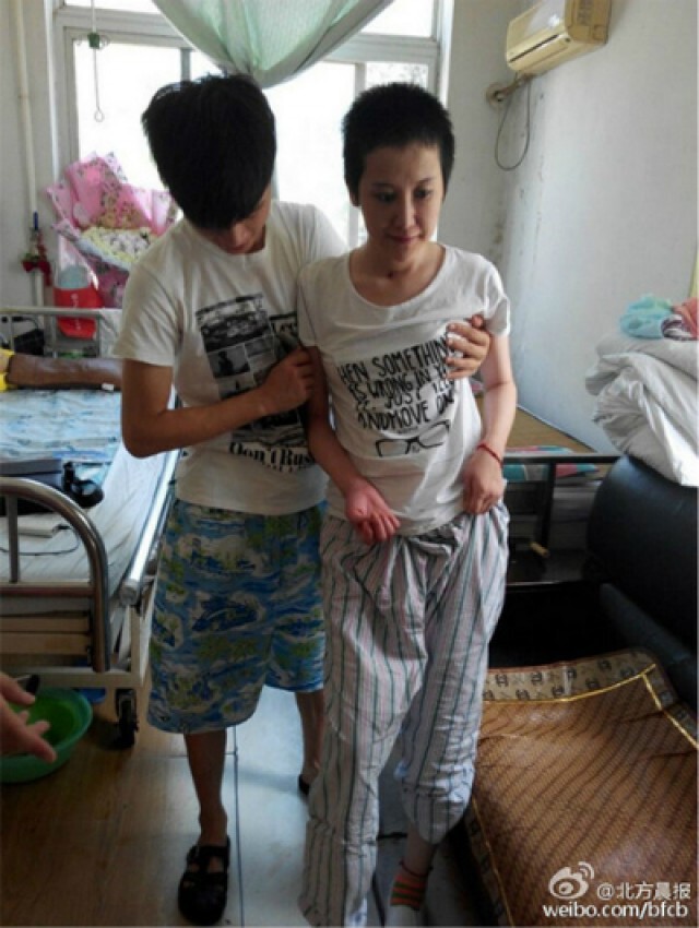 สุดซึ้ง! หนุ่มจีน ยอมลาออกมาดูแลแฟนสาว แม้โดนฝ่ายหญิงไล่