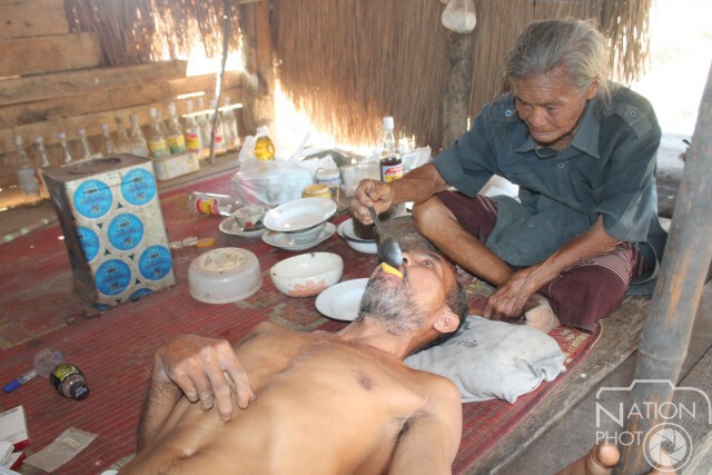 อุตรดิตถ์-แม่วัย 84 ปี สู้ชีวิตปลูกผักเลี้ยงลูกชายพิการ