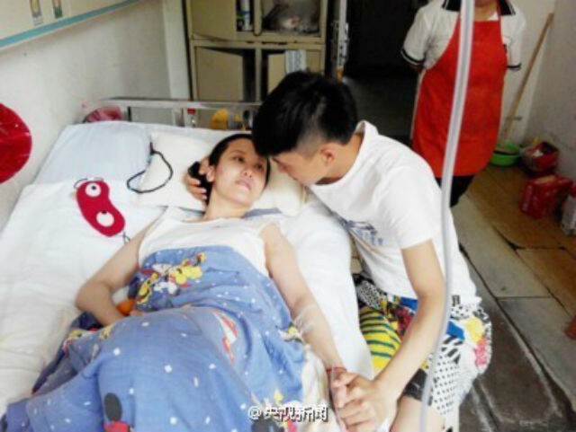 สุดซึ้ง! หนุ่มจีน ยอมลาออกมาดูแลแฟนสาว แม้โดนฝ่ายหญิงไล่