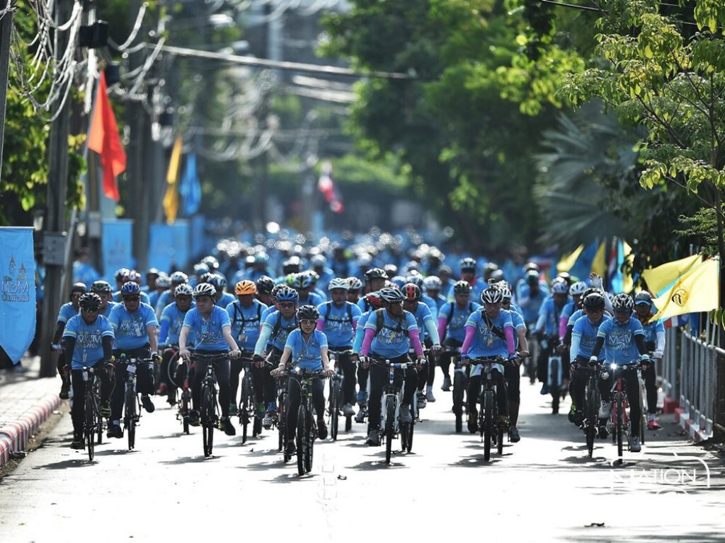 ภาพชุด พระองค์ภาฯทรงนำปั่นจักรยานกิจกรรม "Bike For Mom" ภาพชุด พระองค์ภาฯทรงนำปั่นจักรยานกิจกรรม "Bike For Mom"