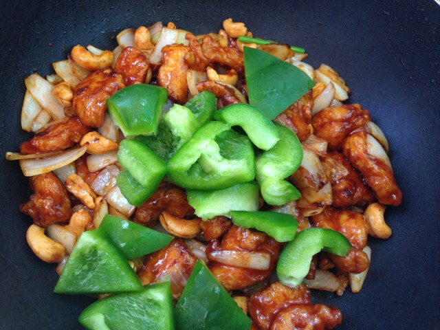 Cooking is Fun : ไก่ผัดเม็ดมะม่วงหิมพานต์