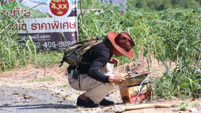 รอง สวป.ใจเด็ด กู้ระเบิดวางป่วนเมืองชลบุรีพบของปลอม