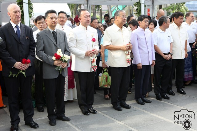 วางดอกไม้อาลัยเหตุระเบิดราชประสงค์
