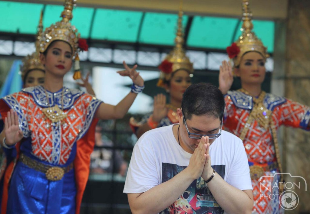 "นางรำศาลพระพรหม"เริ่มรับรำแก้บนตามปกติ "นางรำศาลพระพรหม"เริ่มรับรำแก้บนตามปกติ