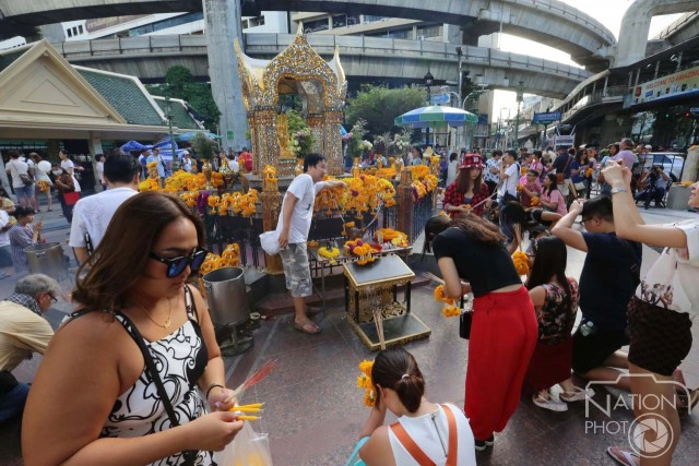 "นางรำศาลพระพรหม"เริ่มรับรำแก้บนตามปกติ