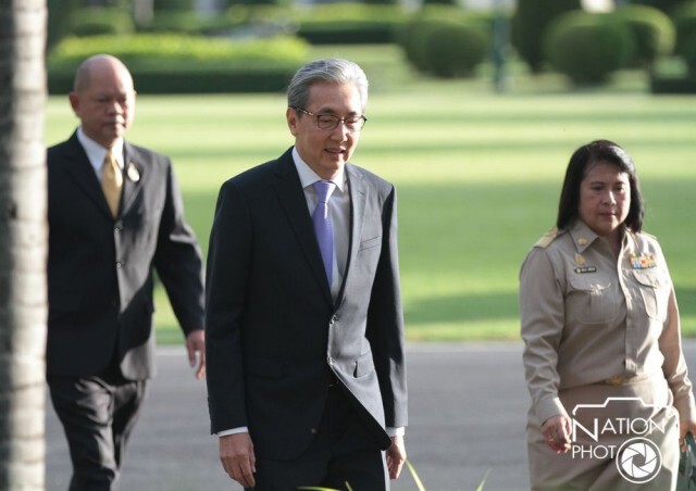 "สมคิด"สักการะสิ่งศักดิ์สิทธิ์ประจำทำเนียบก่อนเริ่มงานวันแรก