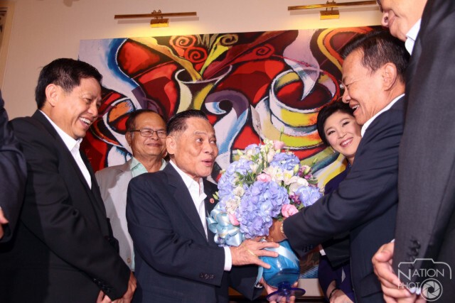 ยิ่งลักษณ์พร้อมแกนนำเพื่อไทยอวยพรวันเกิด บรรหาร