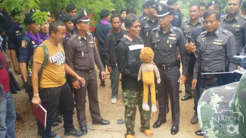 ตาสารภาพฆ่าหลาน ตำรวจพาทำแผนหวิดถูกประชาทัณฑ์ ตาสารภาพฆ่าหลาน ตำรวจพาทำแผนหวิดถูกประชาทัณฑ์