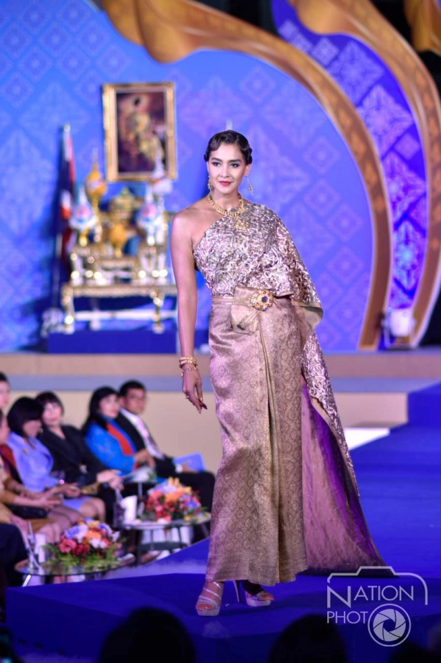 เปิดงานมหกรรม"ผ้าไหมไทย" รวมใจเทิดไท้ราชินี