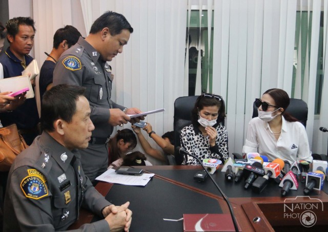 โบรกเกอร์สาว-แม่ มอบตัวคดีโกงหุ้น"ชูวงษ์" ยันบริสุทธิ์