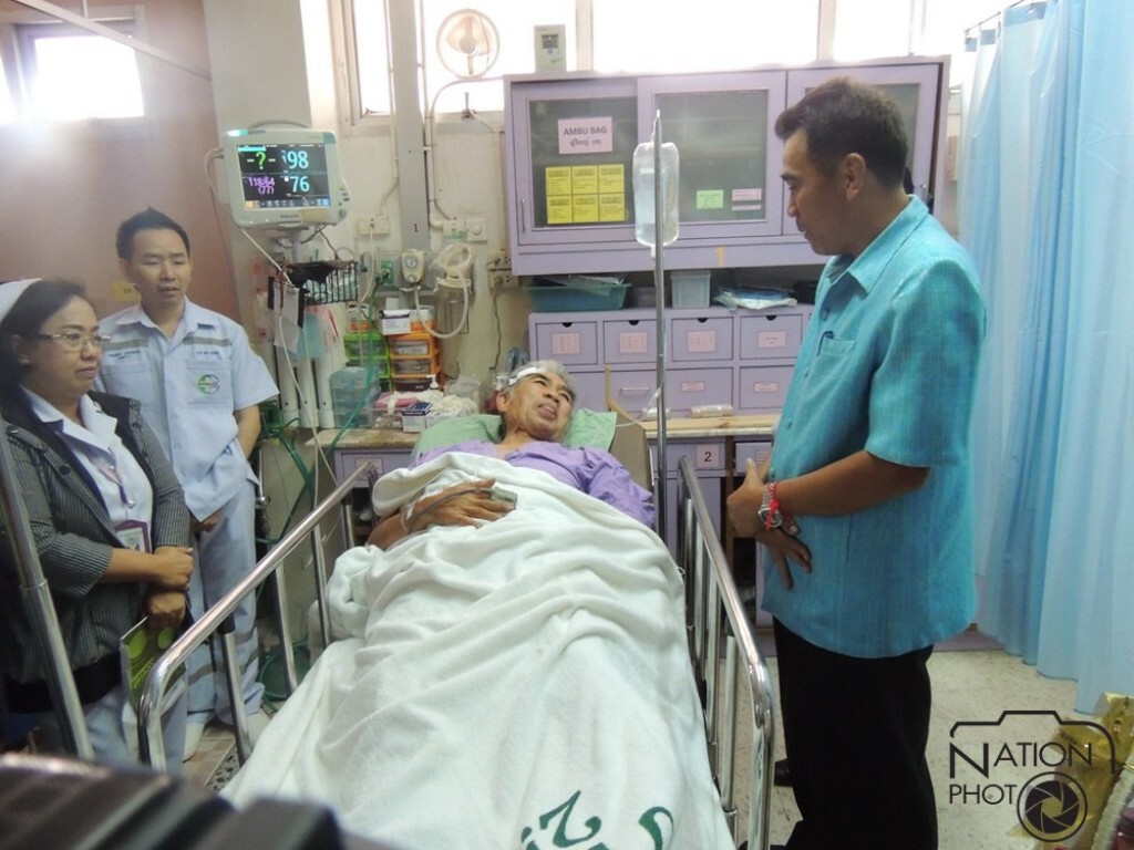 นำตัว "ดร.สมเกียรติ อ่อนวิมล" เข้ารักษาตัวต่อที่ รพ.วิภาวดี นำตัว "ดร.สมเกียรติ อ่อนวิมล" เข้ารักษาตัวต่อที่ รพ.วิภาวดี
