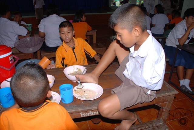 เพื่อนและครู ต่างดีใจกับ"น้องทาม"ที่จะได้รับจักรยานพระราชทาน