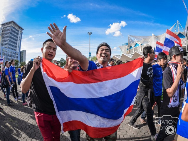 มาแล้ว...กลุ่มเชียร์ไทย และ Ultras Thailand รวมตัวเชียร์คึกคัก
