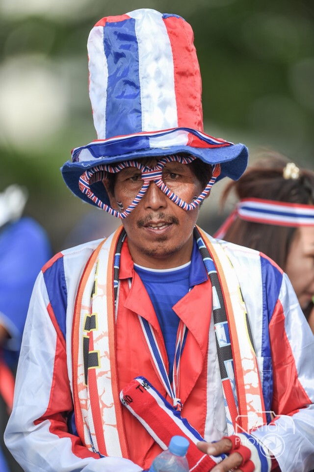 แฟนไทยเริ่มทยอยเข้าสนาม