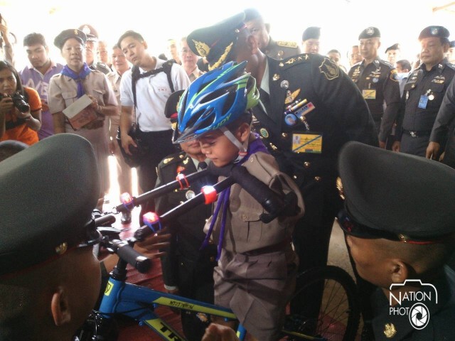 "น้องทาม-ครอบครัว" ปลื้ม จักรยานพระราชทาน