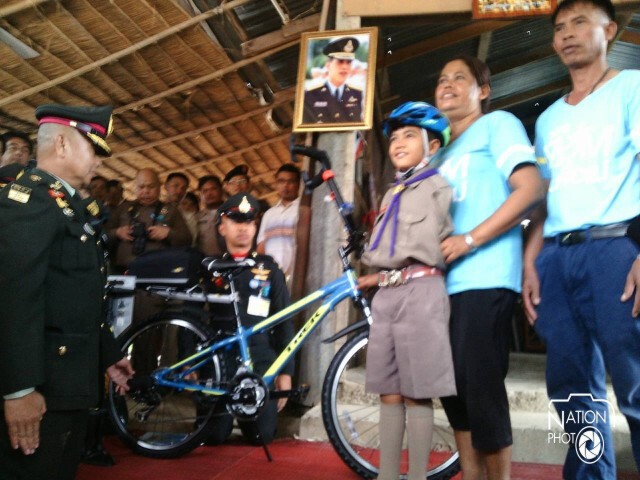 "น้องทาม-ครอบครัว" ปลื้ม จักรยานพระราชทาน
