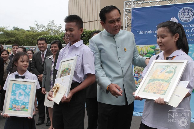เปิดใจ 3 นักเรียนมือรางวัลประกวดวาดภาพของรัฐบาล