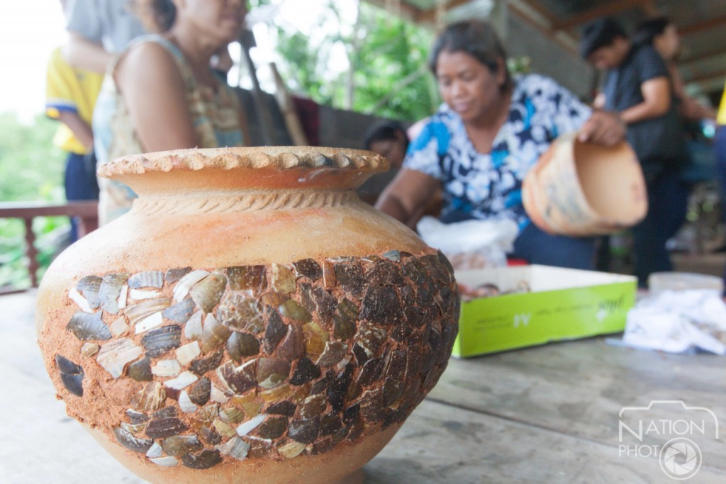 หม้อปั้นมือ เครื่องปั้นดินเผาบ้านหม้อ จังหวัดมหาสารคาม หม้อปั้นมือ เครื่องปั้นดินเผาบ้านหม้อ จังหวัดมหาสารคาม