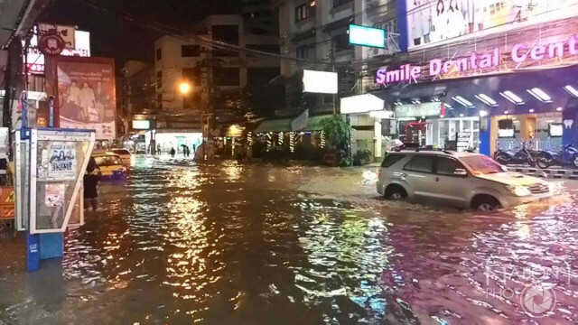 “หว่ามก๋อ”ถล่มพัทยา น้ำท่วมรถติดระนาว