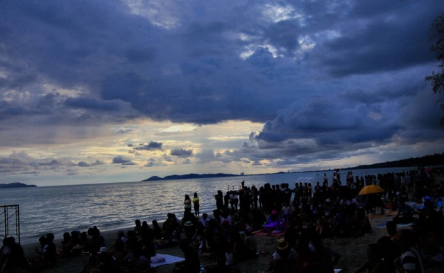 Moon Walker พระจันทร์นักเดินทาง :“ยากแค่ไหนกว่าจะเป็น เทศกาลดนตรี ส.ป.ช. Fest”