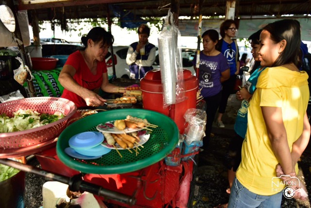 เจ๊หมวยลูกชิ้นปิ้ง ข้างสถานีรถไฟหาดใหญ่ "แซบจัดจ้าน"