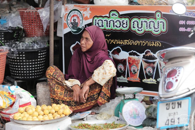 ชาวไทยมุสลิม 3 ชายแดนใต้ฉลอง"รายอฮัจยี"กระตุ้นการค้าคึกคัก