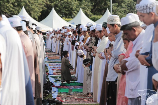 ชาวมุสลิมในพื้นที่พร้อมใจร่วมละหมาดอีดิลอัฎฮา