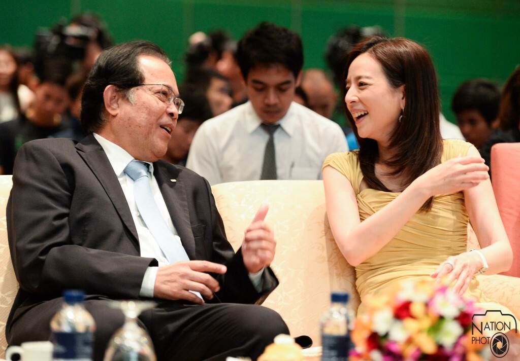 เปิดโผผู้ท้าชิงนายกฯบอลไทย "บังยี" ลุ้นนั่งต่อ ดึง "มาดามแป้ง" ร่วมทีม