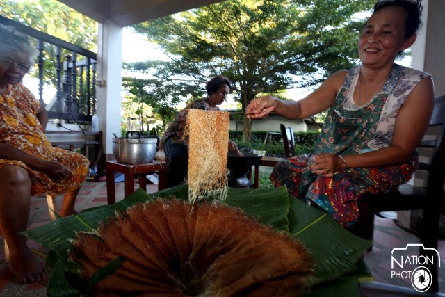 ขนมลา... ขนมคู่บุญเดือนสิบของชาวใต้