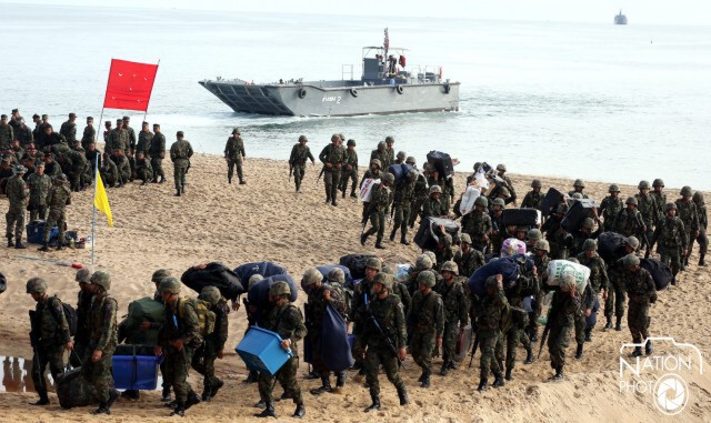 = ยกพลขึ้นบก =